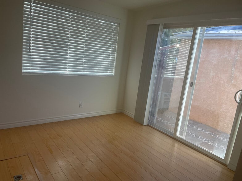 Building Photo - 8547 Airdrome St