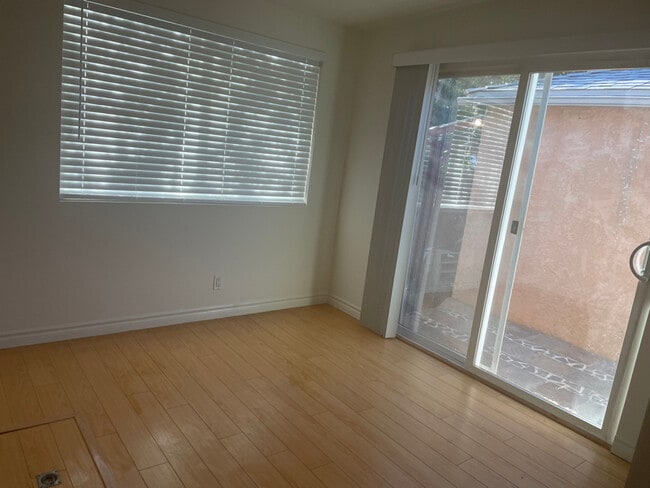 Building Photo - 8547 Airdrome St