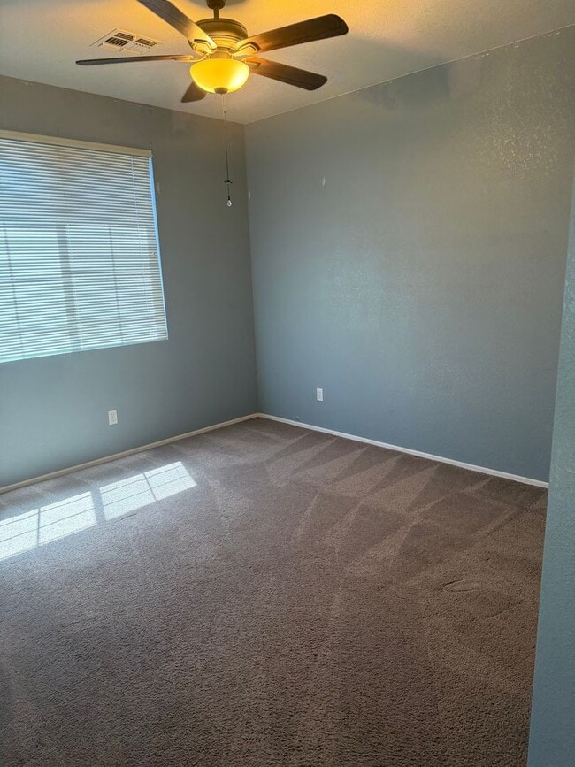 Building Photo - Great Location on Cul de Sac Lot