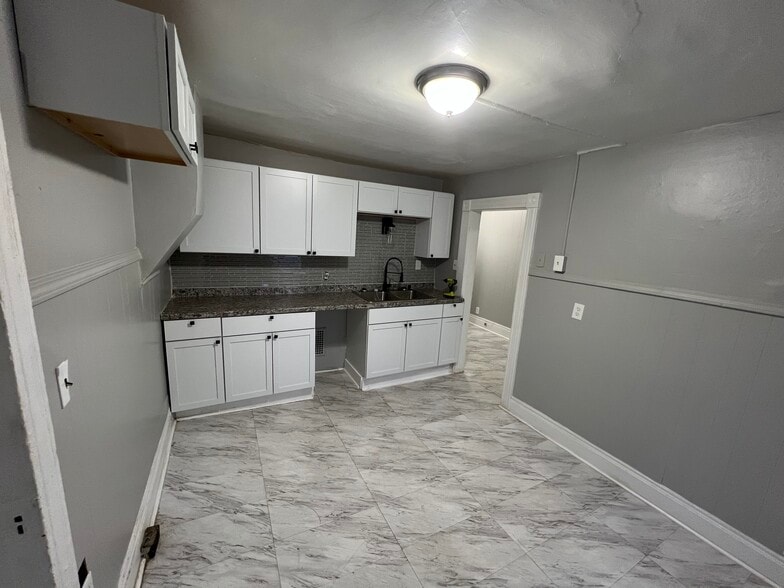 Kitchen - 101 Superior St