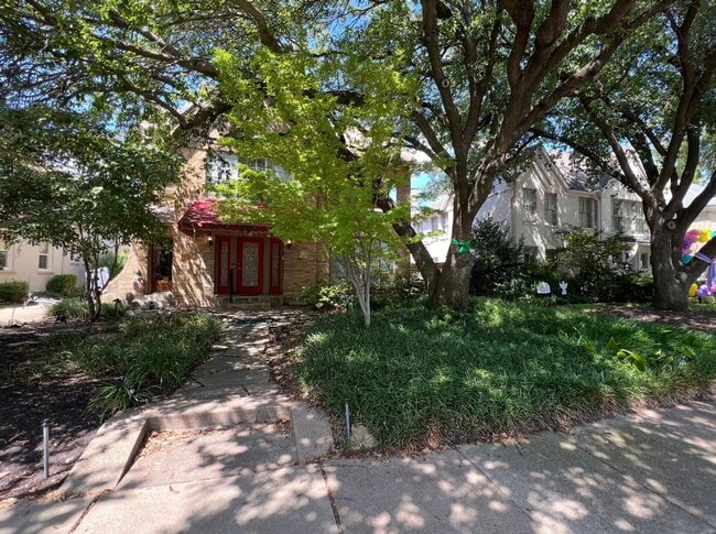 Building Photo - Charming 1930’s Highland Park Duplex