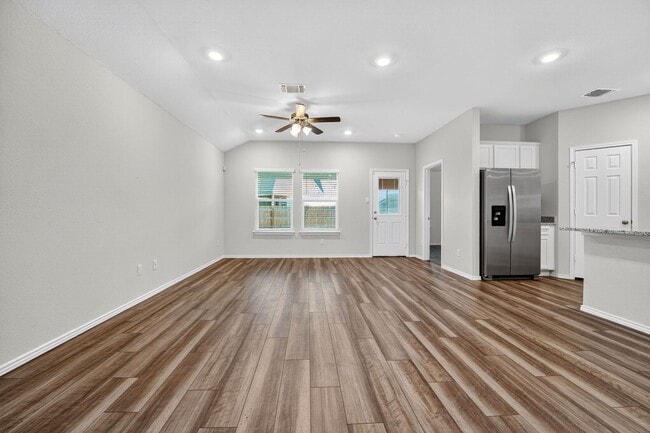 Building Photo - FOR LEASE – BRAND NEW 3 BED HOME IN JARRELL, TX!