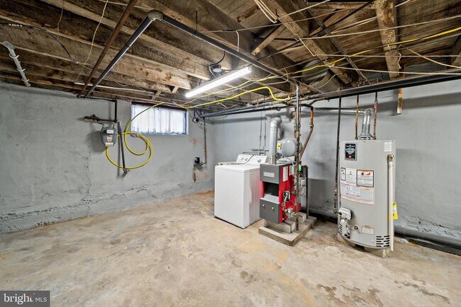 Building Photo - 2021 S Garnet St