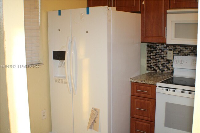 Building Photo - 1810 SW 81st Ave