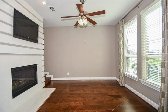 Building Photo - 20310 Corbin Creek Dr
