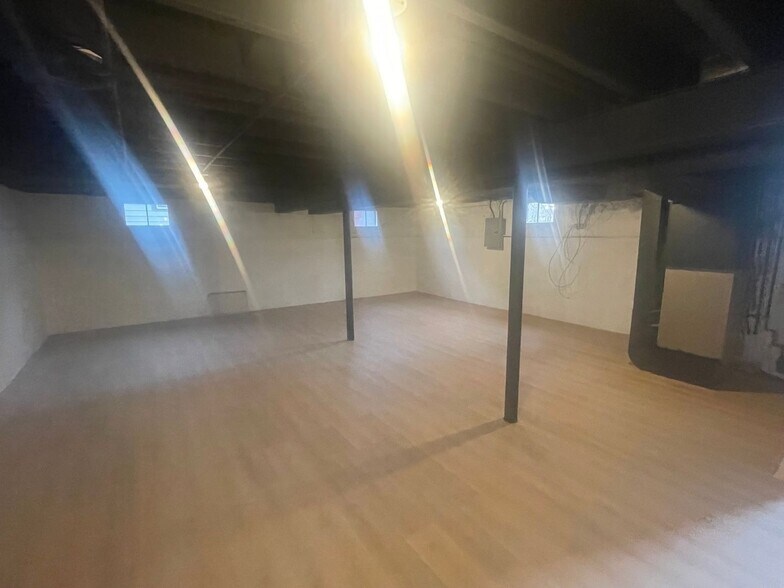 Building Photo - 5610 Bohlander Ave