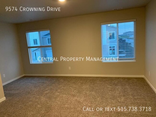Building Photo - 9574 Crowning Dr