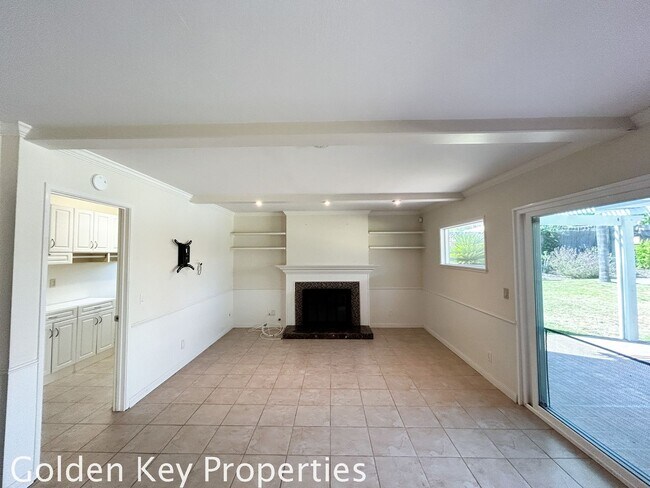 Building Photo - Welcome to this stunning 4-bedroom, 2.5-ba...