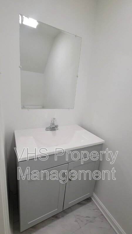 Building Photo - 553 Highland Towne Ln