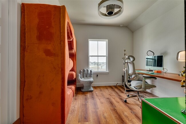 Building Photo - 617 Buckaroo Dr