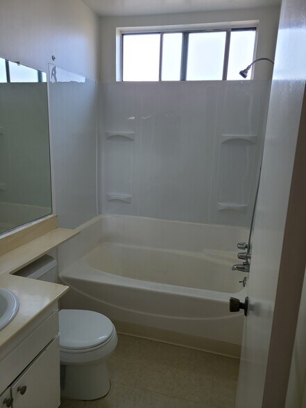 Bathroom - 440 Veteran Ave