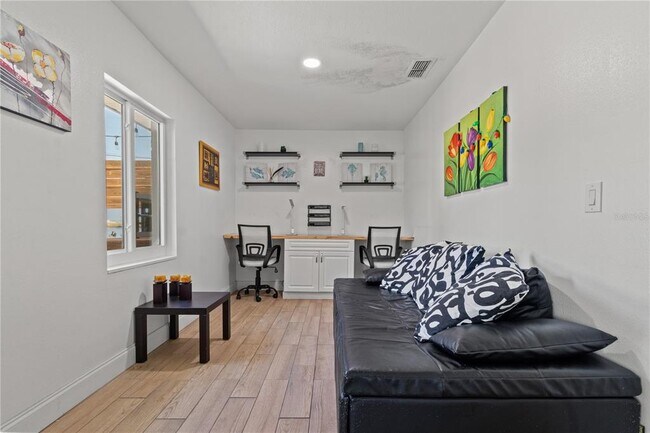 Building Photo - 604 Spencer Ave