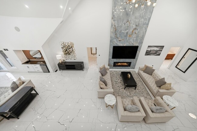 Building Photo - 8661 Craigston Ct