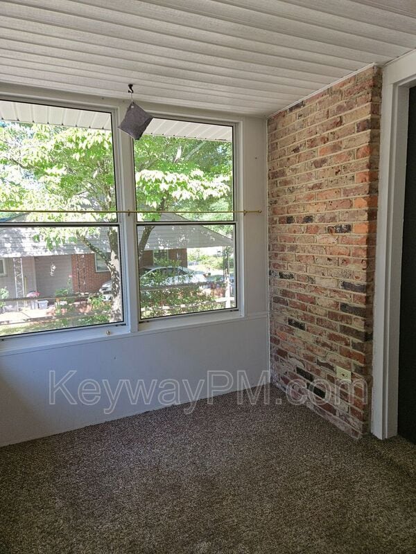 Building Photo - 13 Erskine Ln