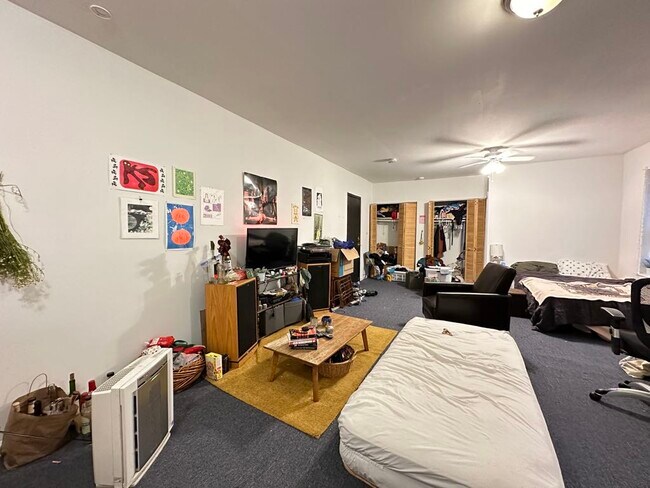 Building Photo - 5710 N Winthrop Ave