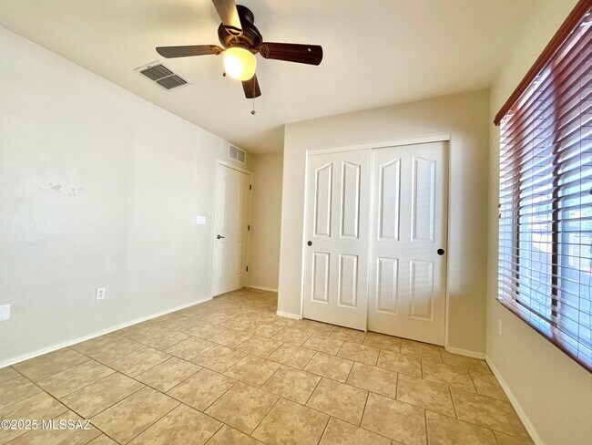 Building Photo - 11889 W Heyburn Dr