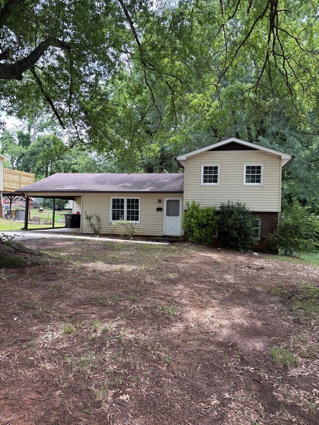 Building Photo - For Rent – Charming 4BR Home in Ardmore Area!