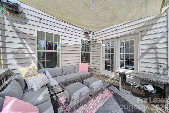 Building Photo - 6710 Carradale Way