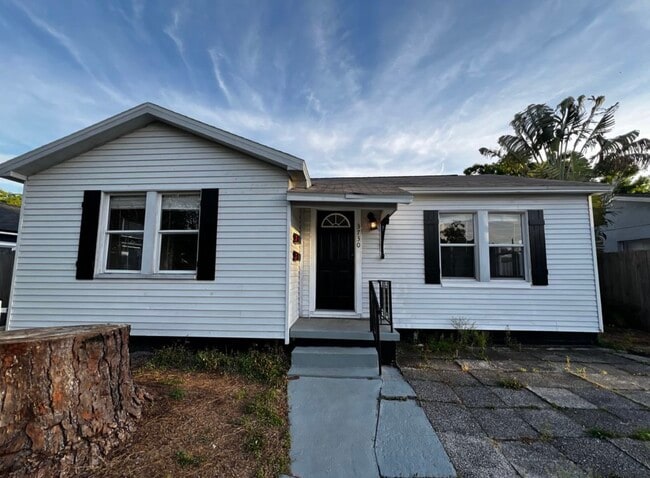 Building Photo - 3730 3rd Ave N