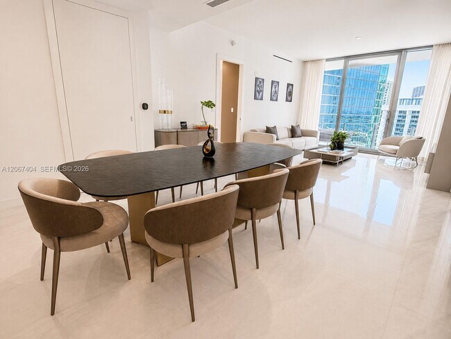Building Photo - 300 Biscayne Blvd Way