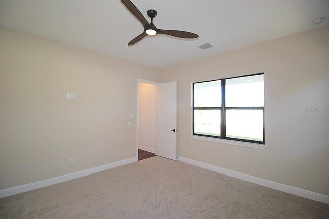 Building Photo - 20 Del Palma Dr