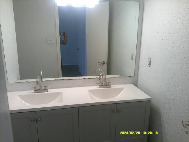 Building Photo - 12219 Wild Pine Dr