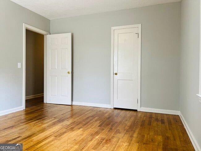 Building Photo - 32 N Cove Dr