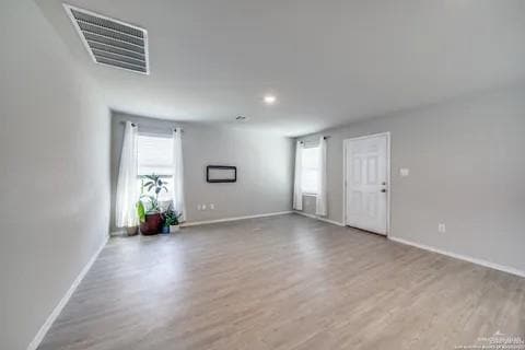 Building Photo - 22 Silos Meadows