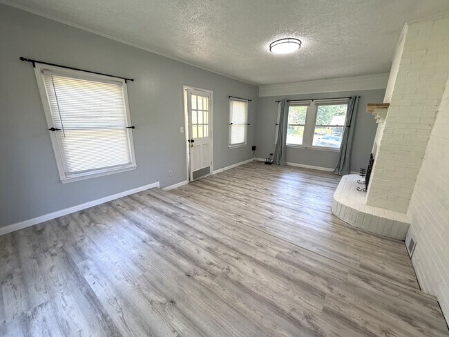 Building Photo - 1125 Sheffield Dr