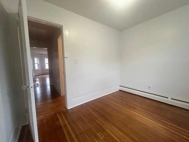 Building Photo - 17 Lincoln St