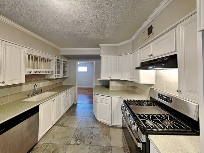 Building Photo - 5040 Sea Isle Rd