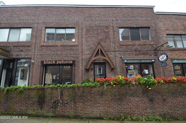 Building Photo - 8 Grigg St
