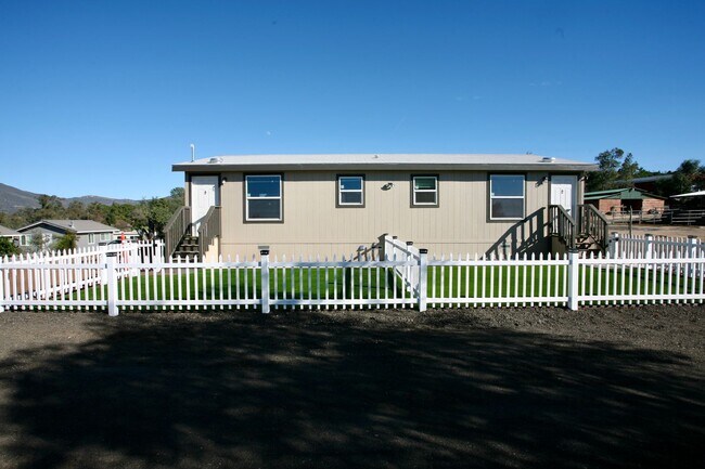 Building Photo - 1467 Star Valley Rd