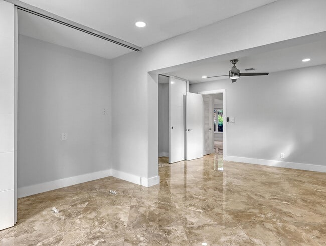 Building Photo - 1298 NW 4th St