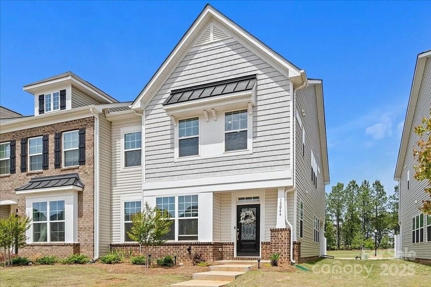 Primary Photo - 13044 Cottage Crst Ln