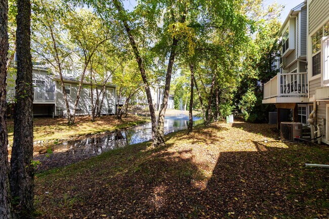 Building Photo - 1093 Fairways Blvd