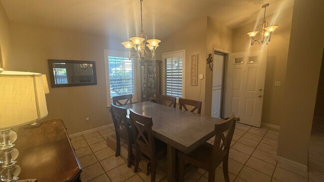 Building Photo - 3-bedroom, 2-bathroom home located in the ...