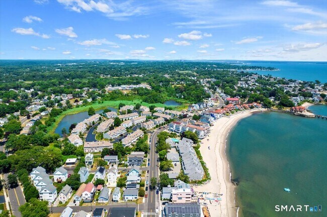 Building Photo - 65 Sandpiper Crescent