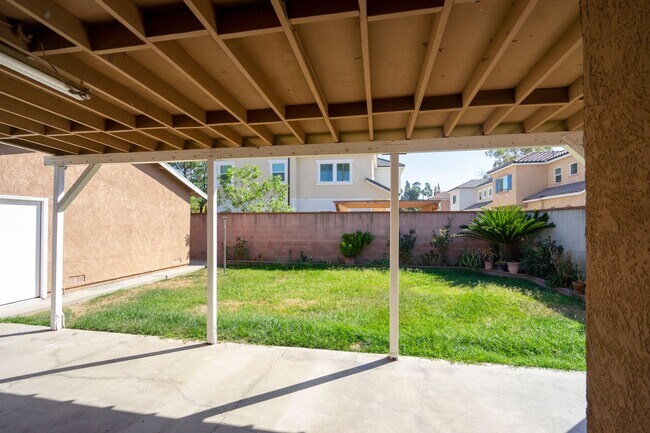 Building Photo - Adorable 1 bedroom in Pomona!