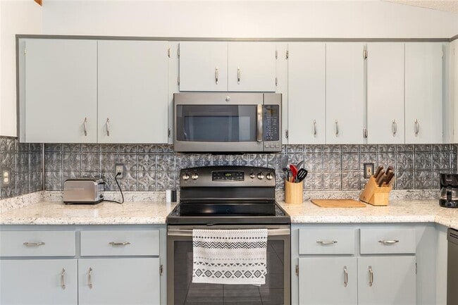 Building Photo - 9382 SW 89th Court Rd