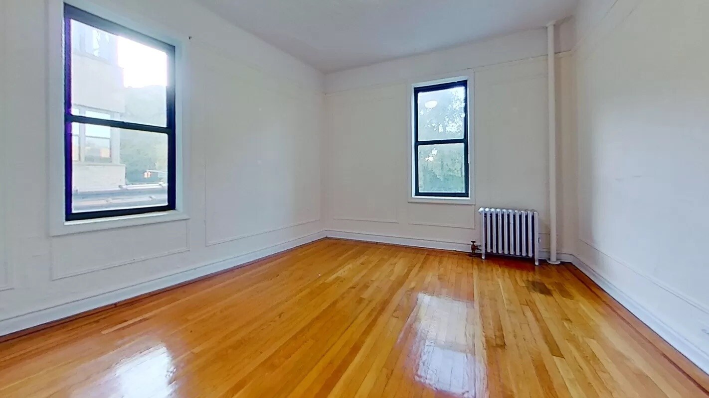 Building Photo - 108 Thayer St