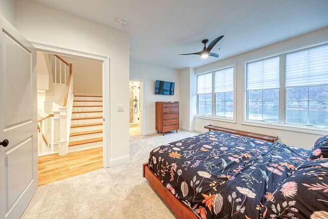 Building Photo - Prime US Open Rental: For those with disce...