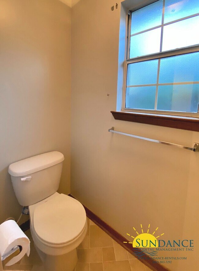 Building Photo - Great 3 Bedroom Home in Fort Walton Beach!