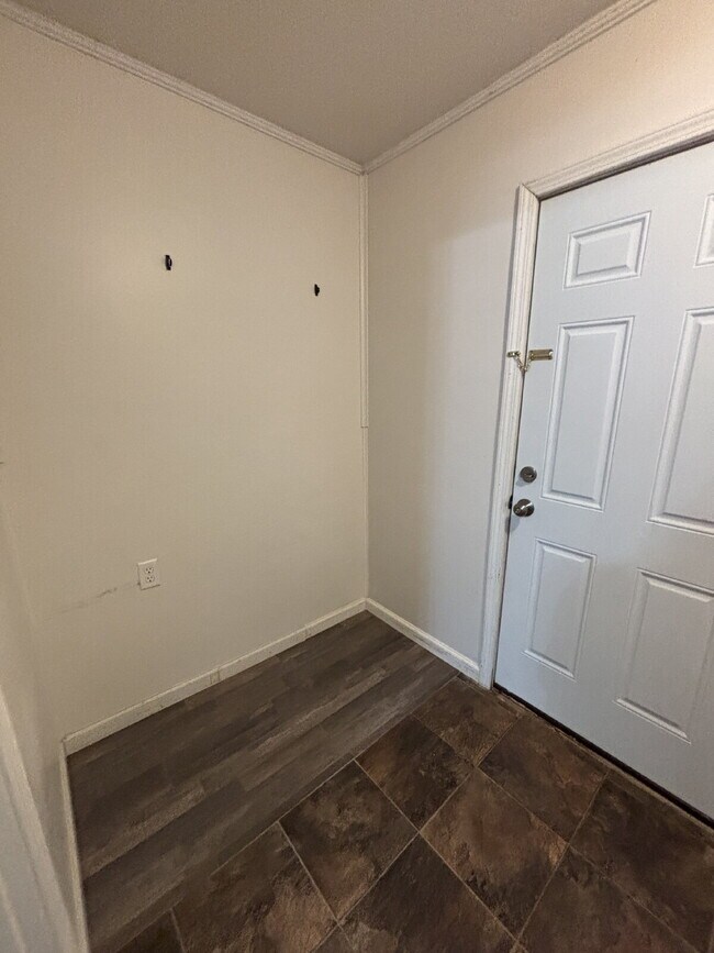 Building Photo - Available now FOR RENT in Dothan, AL!! -MO...