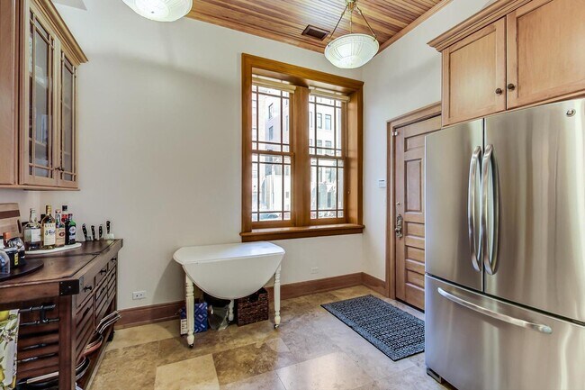 Building Photo - 2052 N Orleans St