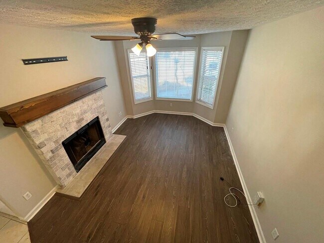 Building Photo - 3251 Avensong Village Cir