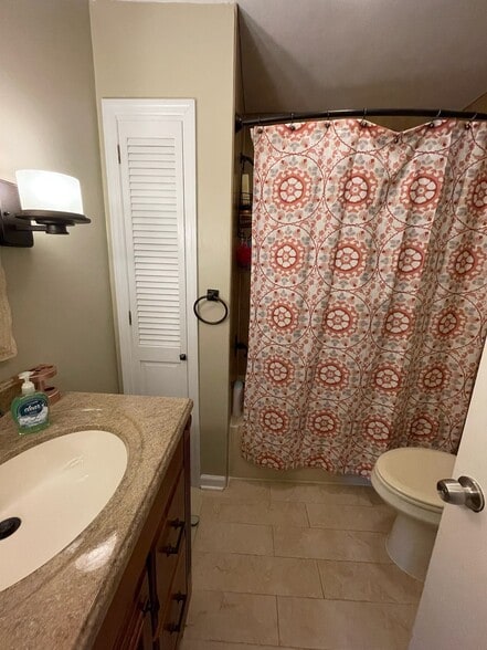 2nd Bathroom - 2 Gateshead Rd