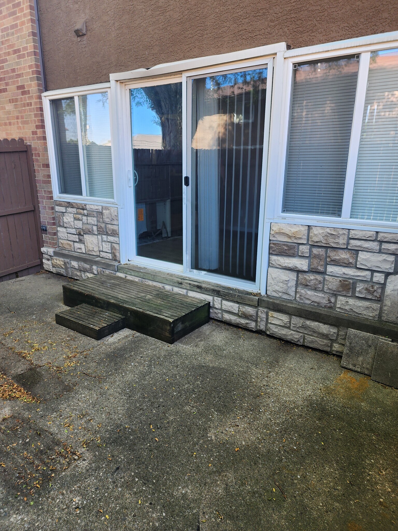 Building Photo - 487 Catalina Dr