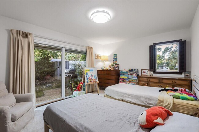 Building Photo - Mid-Century Home in Killearn Estates