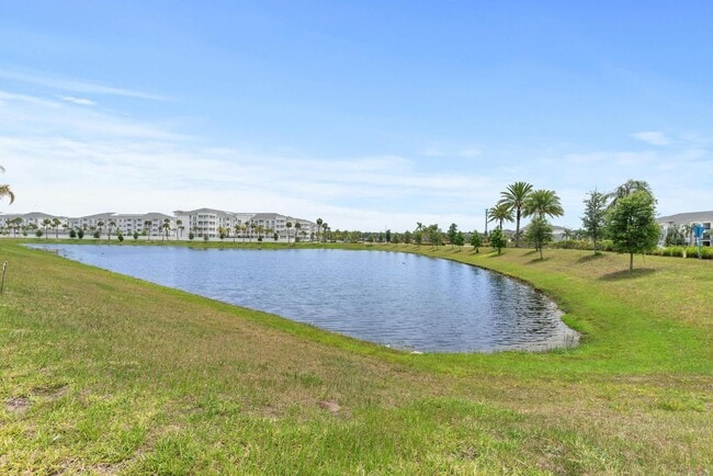 Building Photo - 3 Bedroom, 2.5 Bath Townhome in BEACHWALK ...